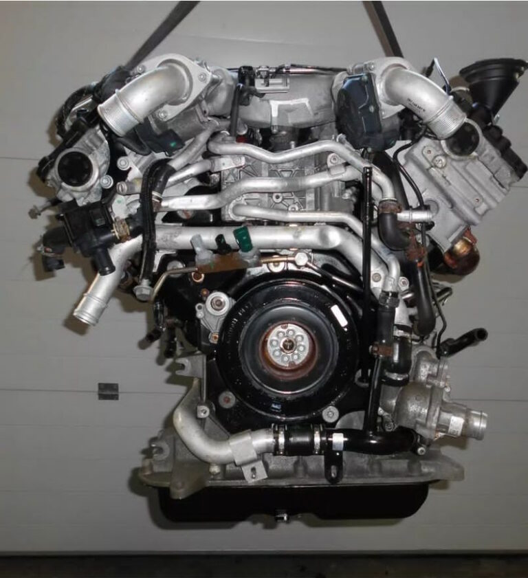 Frontansicht ausgebauter Motor