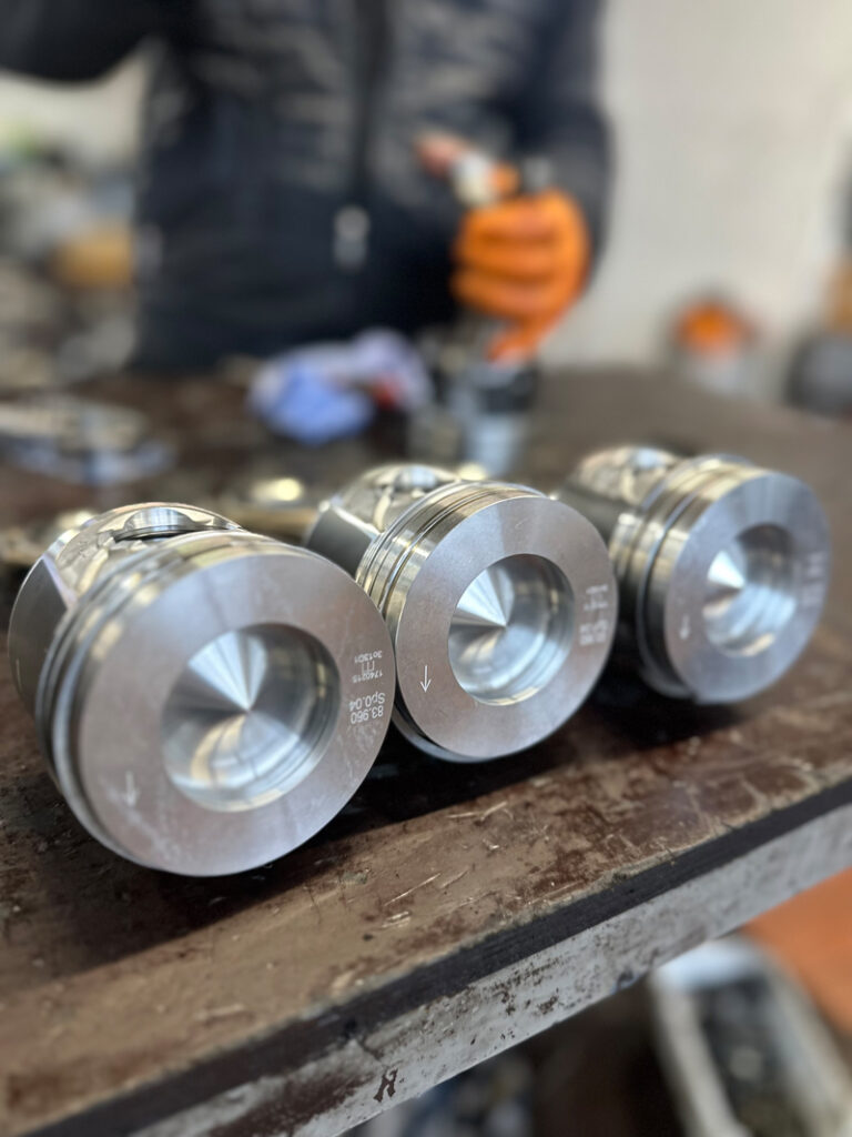 KS_motor-instandsetzung_lage_detmold_bielefeld_hannover_kolben_motor-reparatur_motor-ueberholung